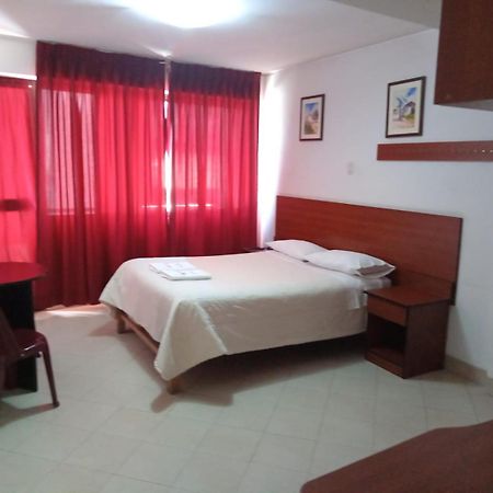 חוארז Hostal Bond מראה חיצוני תמונה