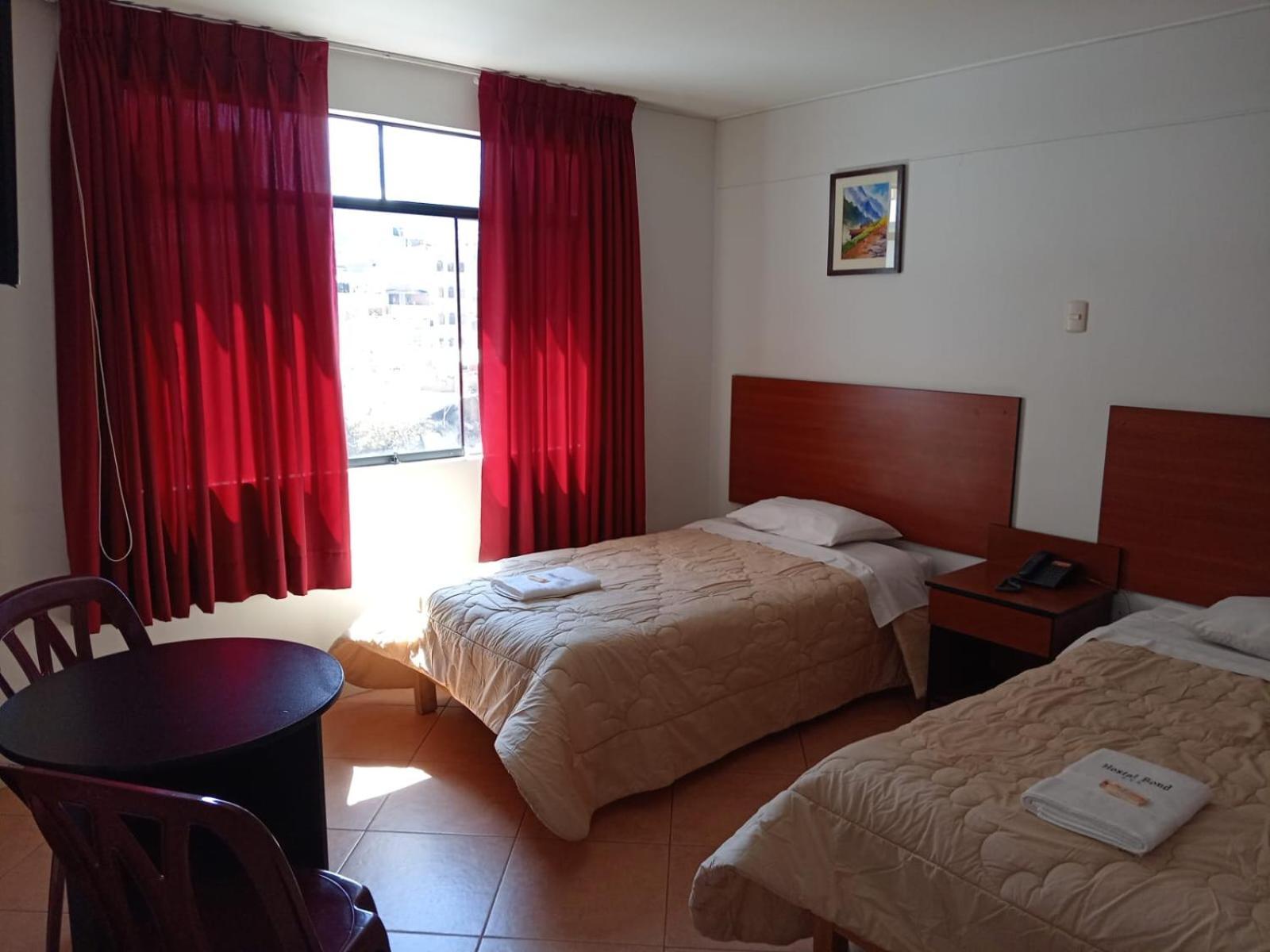 חוארז Hostal Bond מראה חיצוני תמונה